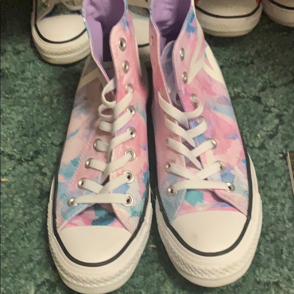 Never worn Converse High Tops